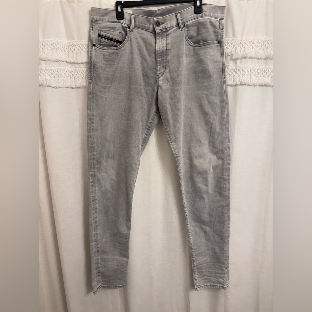 Diesel Mens D-Strukt Ultrasoft 069RE Stretch Slim Fit Light Gray Jeans